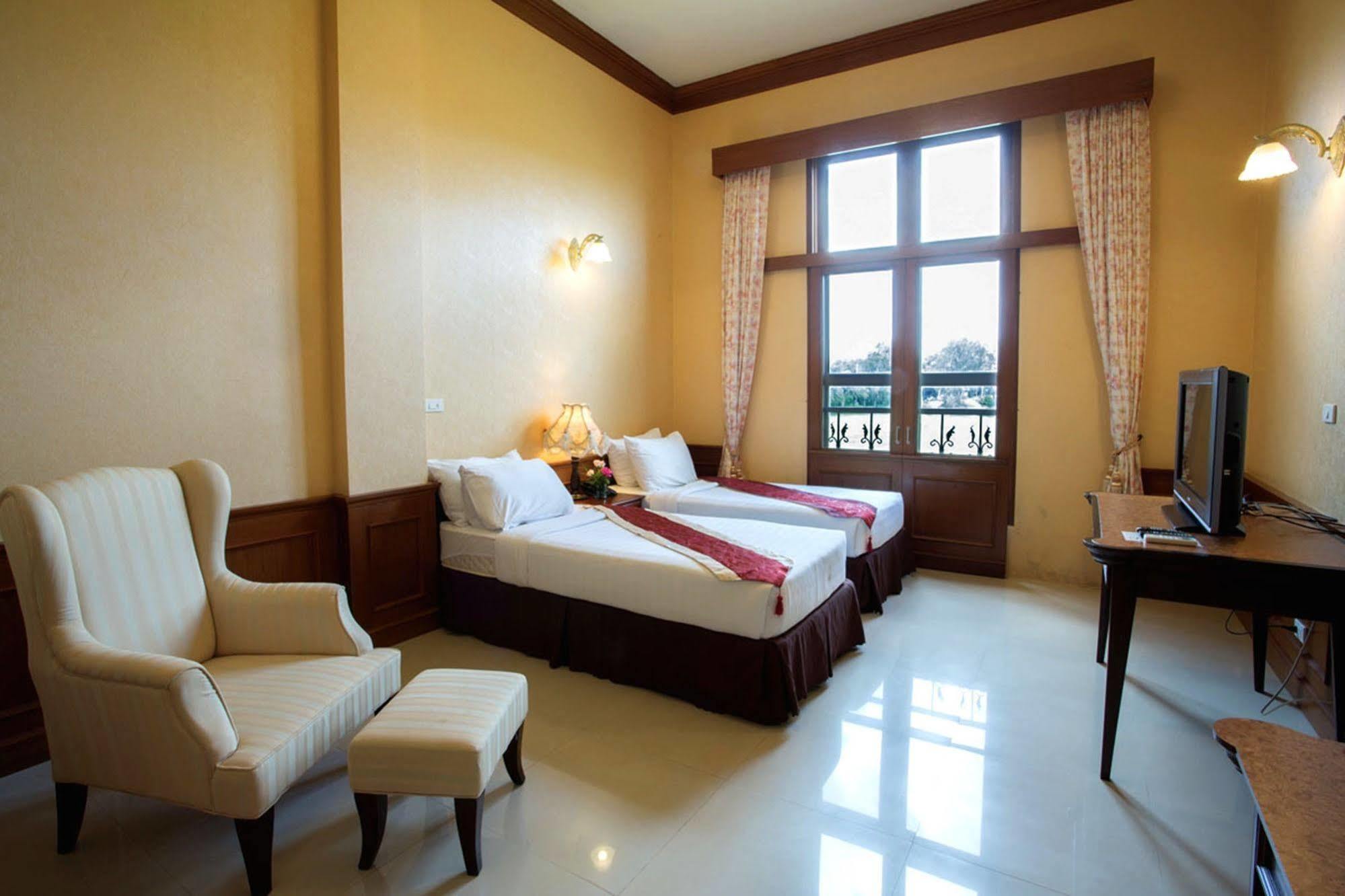 Chateau De Khaoyai Hotel & Resort Pak Chong Extérieur photo