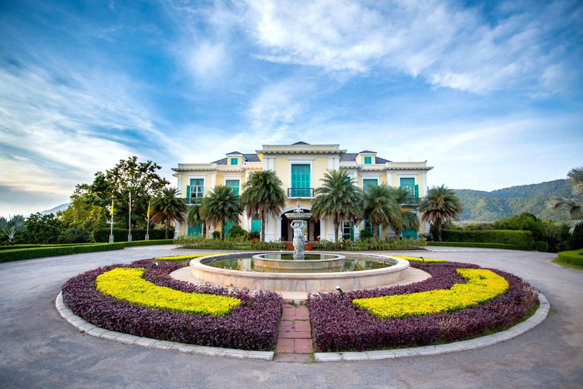 Chateau De Khaoyai Hotel & Resort Pak Chong Extérieur photo